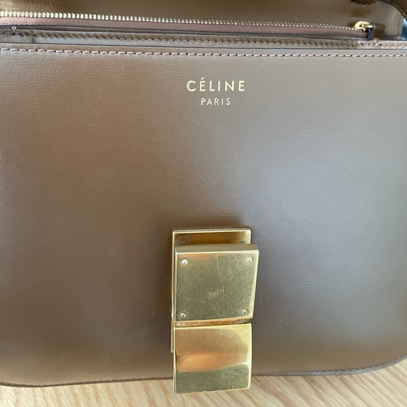 CELINE MEDIUM CLASSIC BAG IN BOX CALFSKIN
CAMEL - Picture 3 of 13